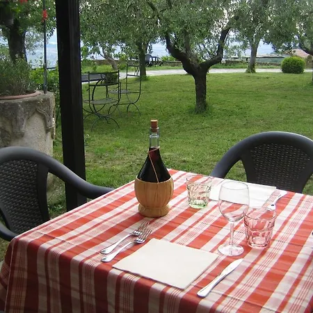 Borgo La Casetta Farm stay San Baronto